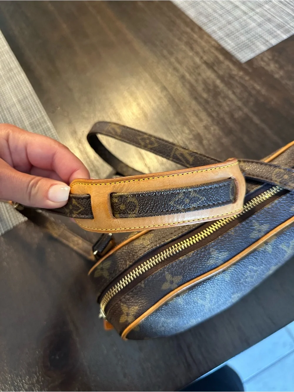 Louis Vuitton authentic Crossbody excellent condition